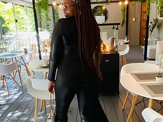 SexyBootyAlpha live webcam thumbnail