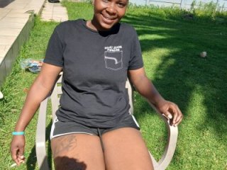 SexyMbali_01 live webcam thumbnail