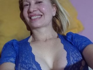 SexyMilf1211 live webcam thumbnail