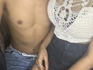 Sexy_Couple2000 live webcam thumbnail