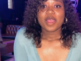 Sexyboobs330 live webcam thumbnail