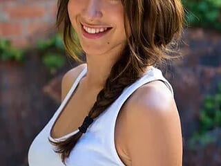Sexynaina3 live webcam thumbnail