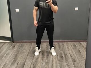 sebmuscles live webcam thumbnail