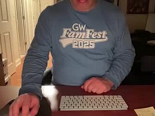 seekingmistress2 live webcam thumbnail