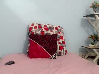 selene_mom live webcam thumbnail
