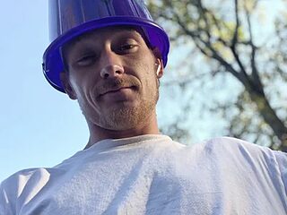 selfmadestud live webcam thumbnail