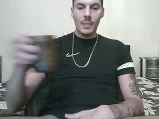 selfsklover live webcam thumbnail