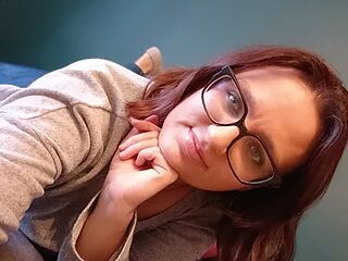 sensual_paris live webcam thumbnail