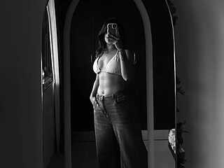 sexy_neha8 live webcam thumbnail