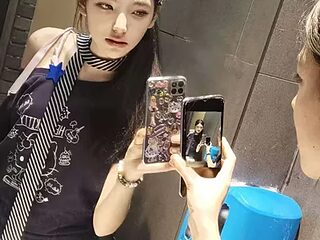 sexybaby-520 live webcam thumbnail