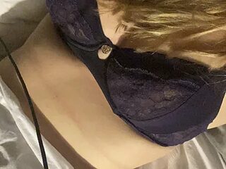 sexybelle2822 live webcam thumbnail
