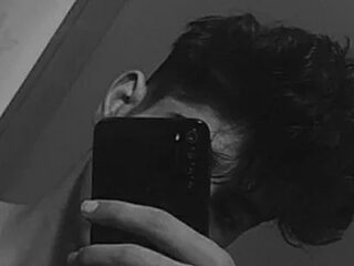 sexyboii_9 live webcam thumbnail