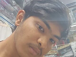 sexydickmonster live webcam thumbnail