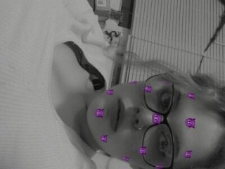 sexyselena3 live webcam thumbnail
