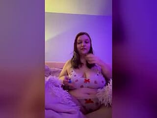 sexyvixenkm live webcam thumbnail