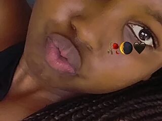 sexyygyall live webcam thumbnail