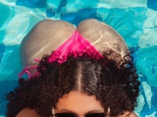 SHARONN____ live webcam thumbnail