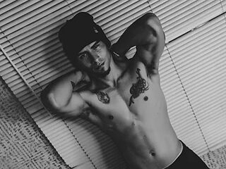 SharonTygaX live webcam thumbnail