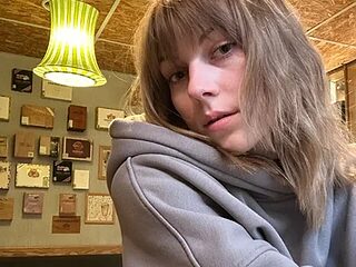 ShonnaTweddle live webcam thumbnail