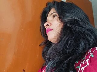 Shreya-Shetty09 live webcam thumbnail