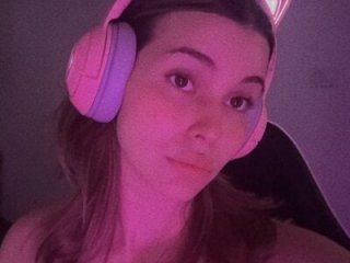 ShyHotNerd live webcam thumbnail