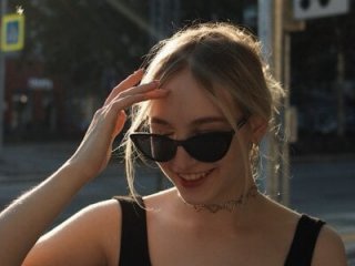 Shy_Polly live webcam thumbnail