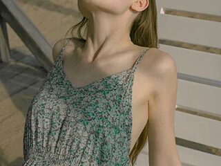 Shyly__Lisa live webcam thumbnail