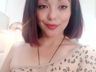 Shyru_and_Lola live webcam thumbnail
