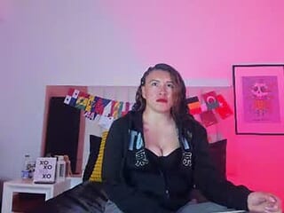 sharielk_rouse live webcam thumbnail