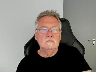 sharlots_pet live webcam thumbnail