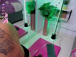 sharonn_adams live webcam thumbnail