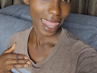 shaz_shy live webcam thumbnail