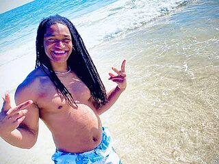 shepullsmydreads265 live webcam thumbnail