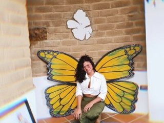 Simone_Miller live webcam thumbnail