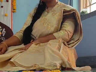 Simran-Kaur143 live webcam thumbnail
