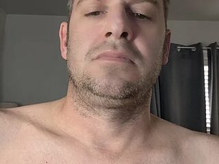 SitOnMyFace8426 live webcam thumbnail