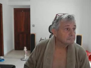 simonthenudist live webcam thumbnail