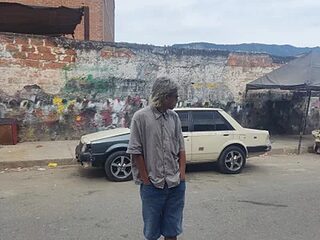 SkinniYamo live webcam thumbnail