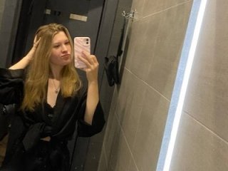 SkyeDavis live webcam thumbnail