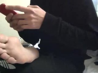 sk1nnybutth1ck live webcam thumbnail