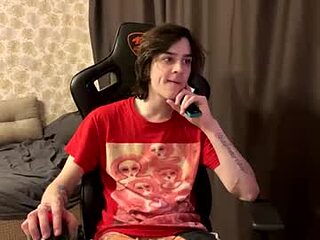 skinnyfitboi live webcam thumbnail