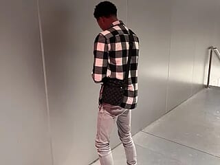 skinnyslong5 live webcam thumbnail