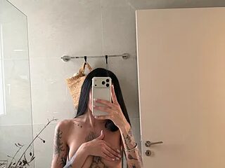skinnytokyo_ live webcam thumbnail