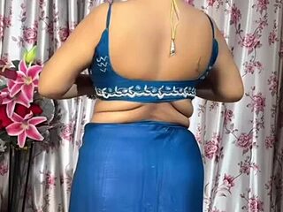 Sluty_Wife_33 live webcam thumbnail