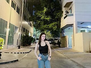 slutty_anna29 live webcam thumbnail