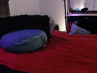 slvtdaddi live webcam thumbnail