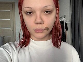 SmilingCutie live webcam thumbnail