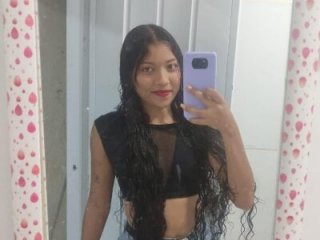 small_emilie live webcam thumbnail