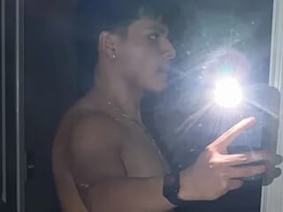 smallcock4uall live webcam thumbnail