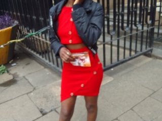 smallnaughtygirl live webcam thumbnail